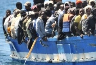 Immigrati, nuovo sbarco a Siracusa in 140 sul barcone, anche bambini