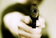 Lite per viabilità, ex guardia giurata uccide vicino e ferisce altri 4 familiari