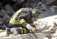 L'Aquila rende onore ai suoi «angeli» cittadinanza onoraria ai Vigili del fuoco