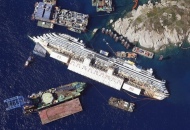 Concordia, domani rotazione scafo. A lavoro un team di 500 esperti