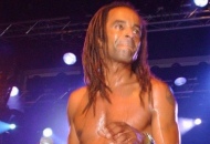 Baby sitter contro Yannick Noah. «È uno schiavista, un padre freddo»