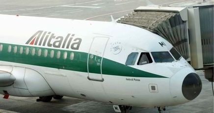 Alitalia, nulla osta all'aumento di capitale. Air France ha ancora 30 giorni per decidere