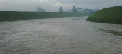 Toscana sott'acqua, a Siena. 1 morto e famiglie evacuate