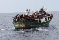 Crotone, soccorso un peschereccio a bordo migranti siriani e pakistani