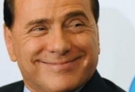 Berlusconi a cena coi falchetti. Minaccia di far cadere il governo