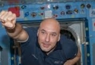 Soyuz è tornata sulla Terra. Parmitano sta bene, sorride