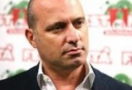 Renzi non va da Sel fischiato Bonaccini