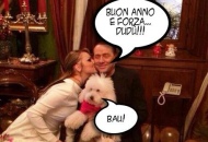 Berlusconi cade dalle scale di Arcore mentre gioca con il cane Dudù