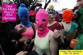 Le Pussy Riot Nadia e Maria arrestate per tentata iniziativa sovversiva (pro gay)