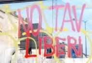 Scritte No Tav sui muri milanesi. Chiesta la scarcerazione dei 4 in prigione