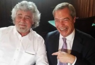 Beppe Grillo su Nigel Farage. «La pensa come noi»