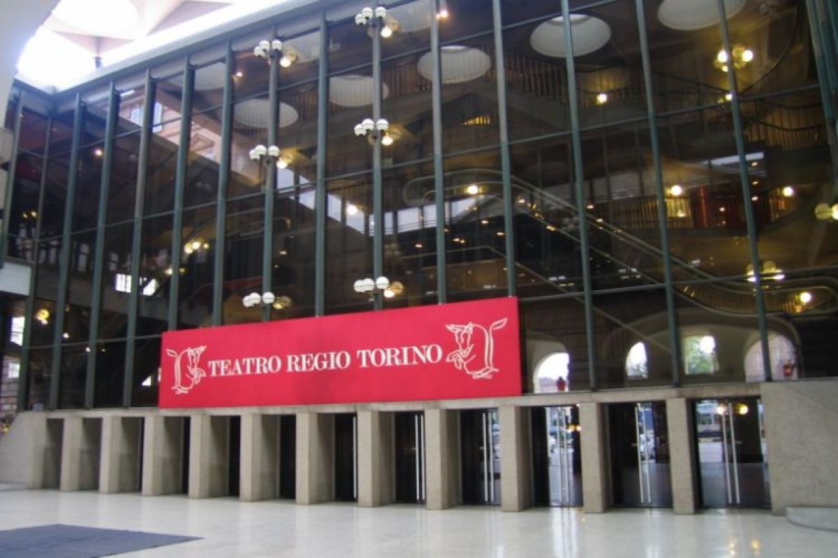 Il Teatro Regio di Torino produce e distribuisce gratuitamente mascherine