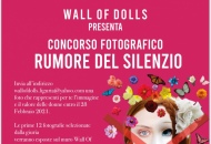 Genova mostra fotografica nazionale. Wall of Dolls in Piazza de Ferrari