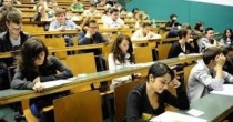 Crollano le iscrizioni all'università