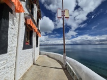 Serenità presso le acque sacre del lago Mansarovar (copyright: Reteluna.it)